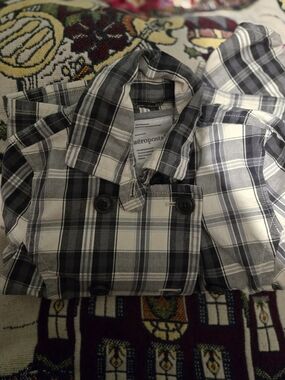Aeropostale Gray and White Plaid Button-Down Shirt